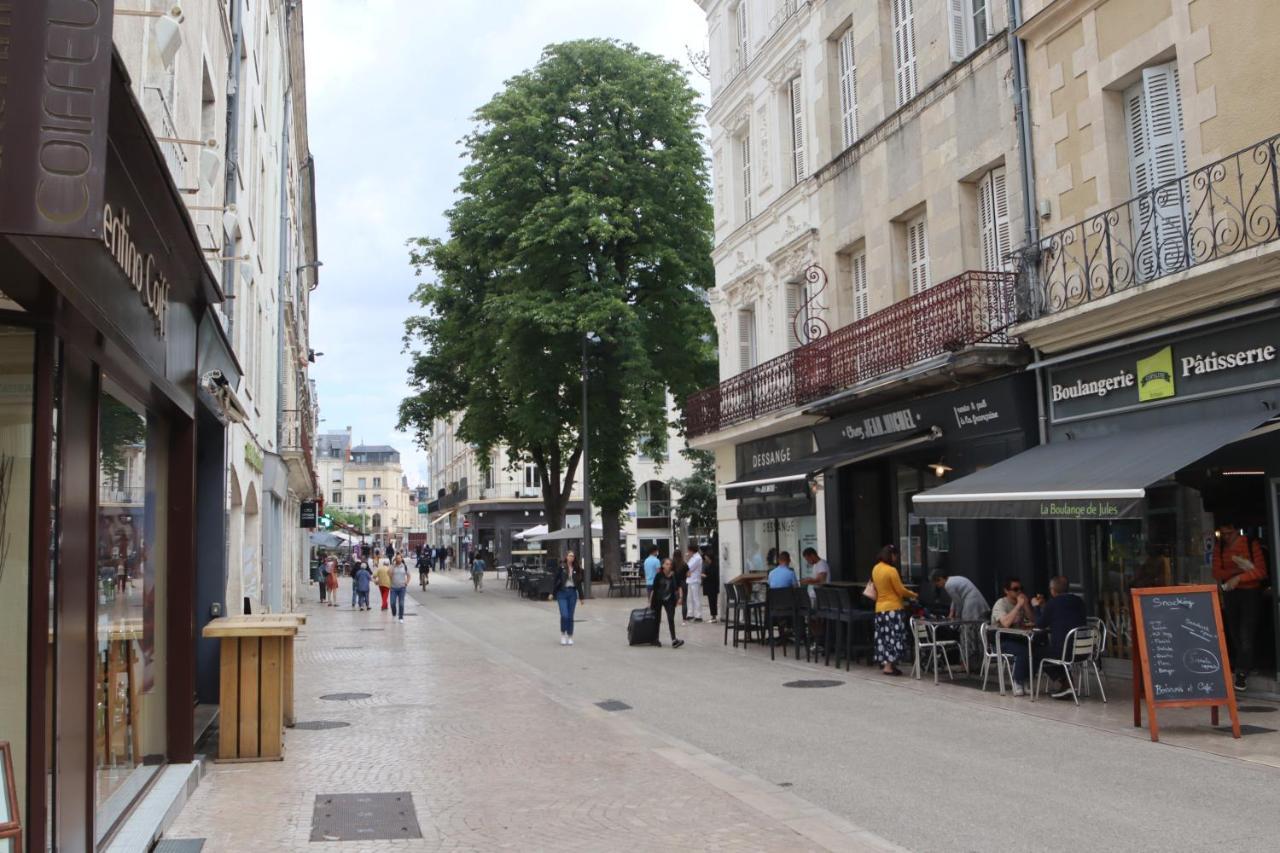 Chambres Poitiers Centre Ville - Salle De Bain, Refrigerateur, Tv Et Machine A Cafe Privatifs - Cuisine Commune - Terrasse - Hotel De Ville A 200M Buitenkant foto