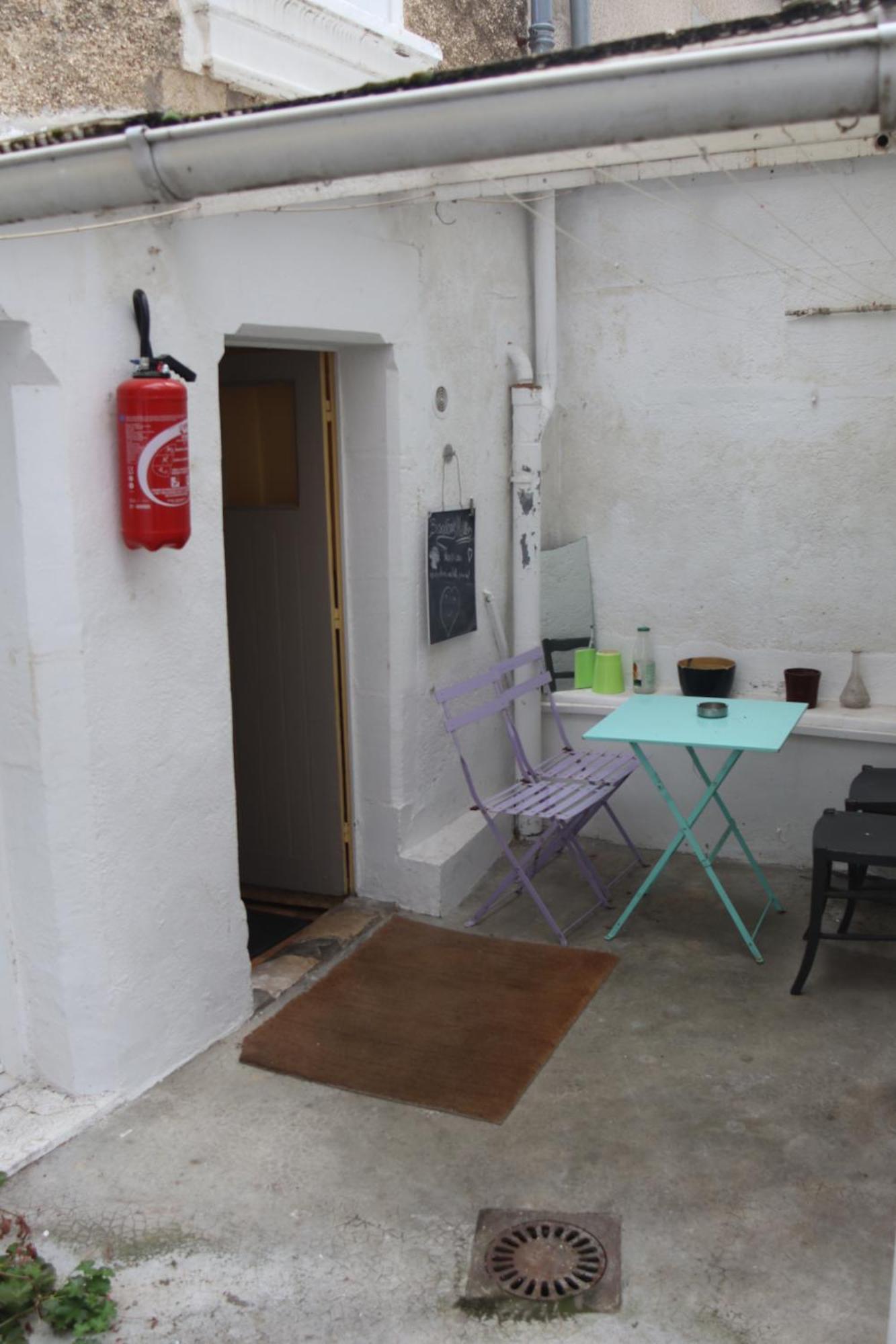 Chambres Poitiers Centre Ville - Salle De Bain, Refrigerateur, Tv Et Machine A Cafe Privatifs - Cuisine Commune - Terrasse - Hotel De Ville A 200M Buitenkant foto