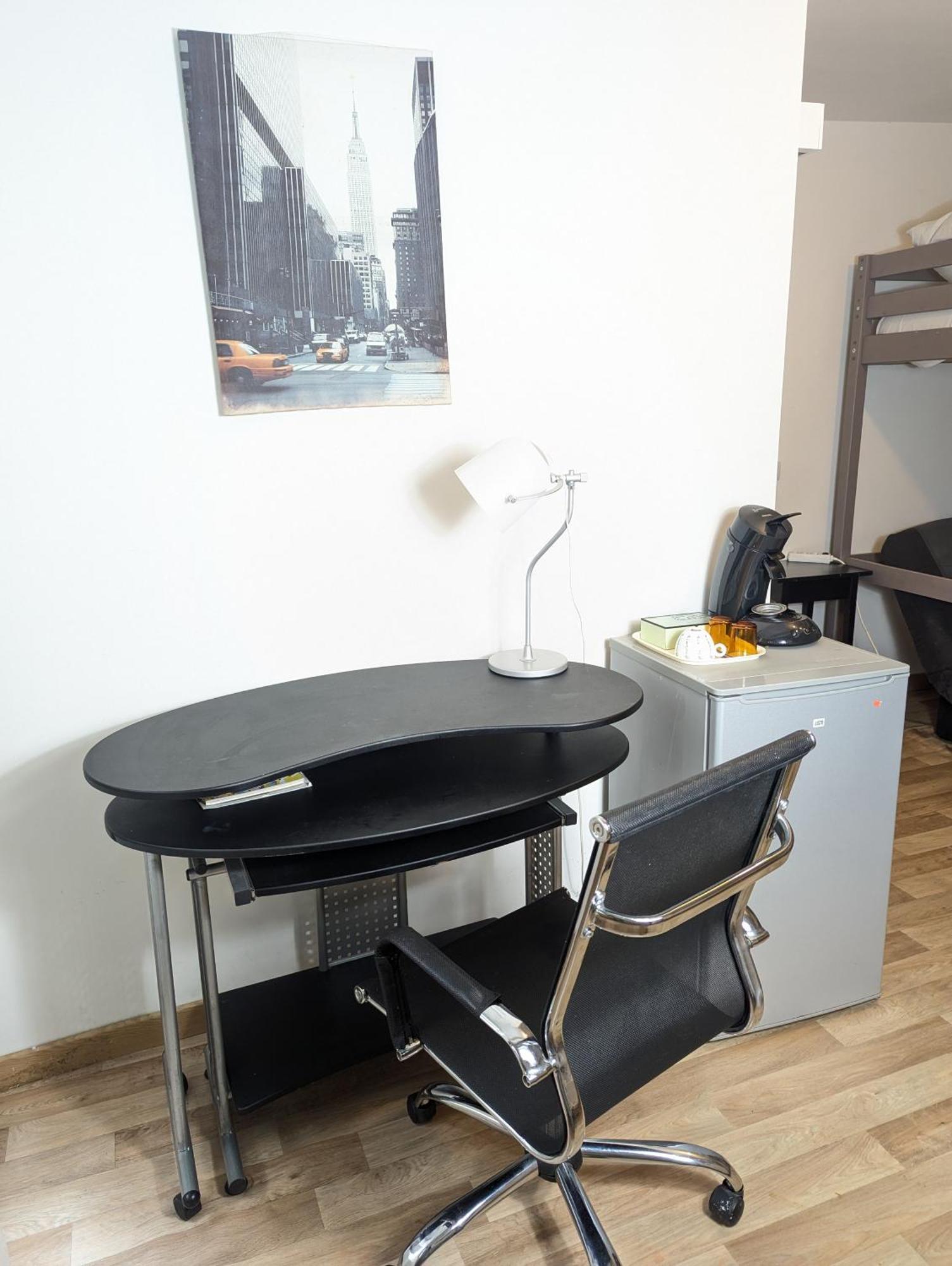 Chambres Poitiers Centre Ville - Salle De Bain, Refrigerateur, Tv Et Machine A Cafe Privatifs - Cuisine Commune - Terrasse - Hotel De Ville A 200M Buitenkant foto