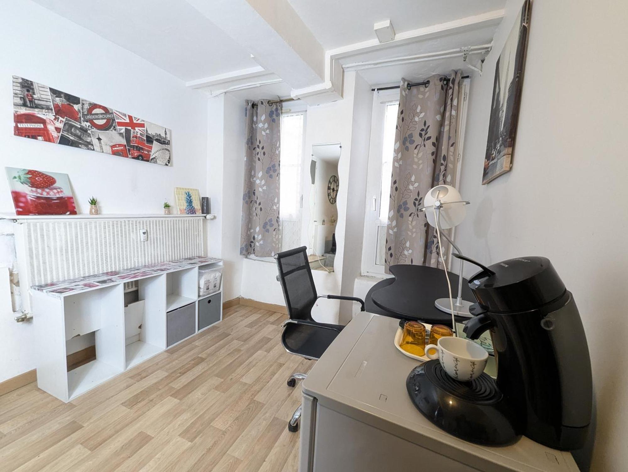 Chambres Poitiers Centre Ville - Salle De Bain, Refrigerateur, Tv Et Machine A Cafe Privatifs - Cuisine Commune - Terrasse - Hotel De Ville A 200M Buitenkant foto