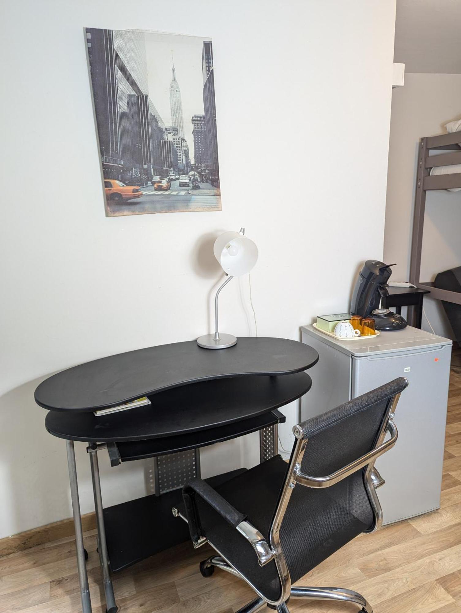 Chambres Poitiers Centre Ville - Salle De Bain, Refrigerateur, Tv Et Machine A Cafe Privatifs - Cuisine Commune - Terrasse - Hotel De Ville A 200M Buitenkant foto